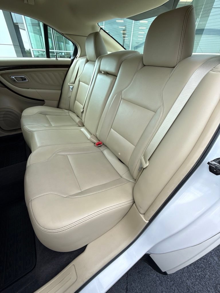 Used 2017 Ford Taurus Limited FWD image 7