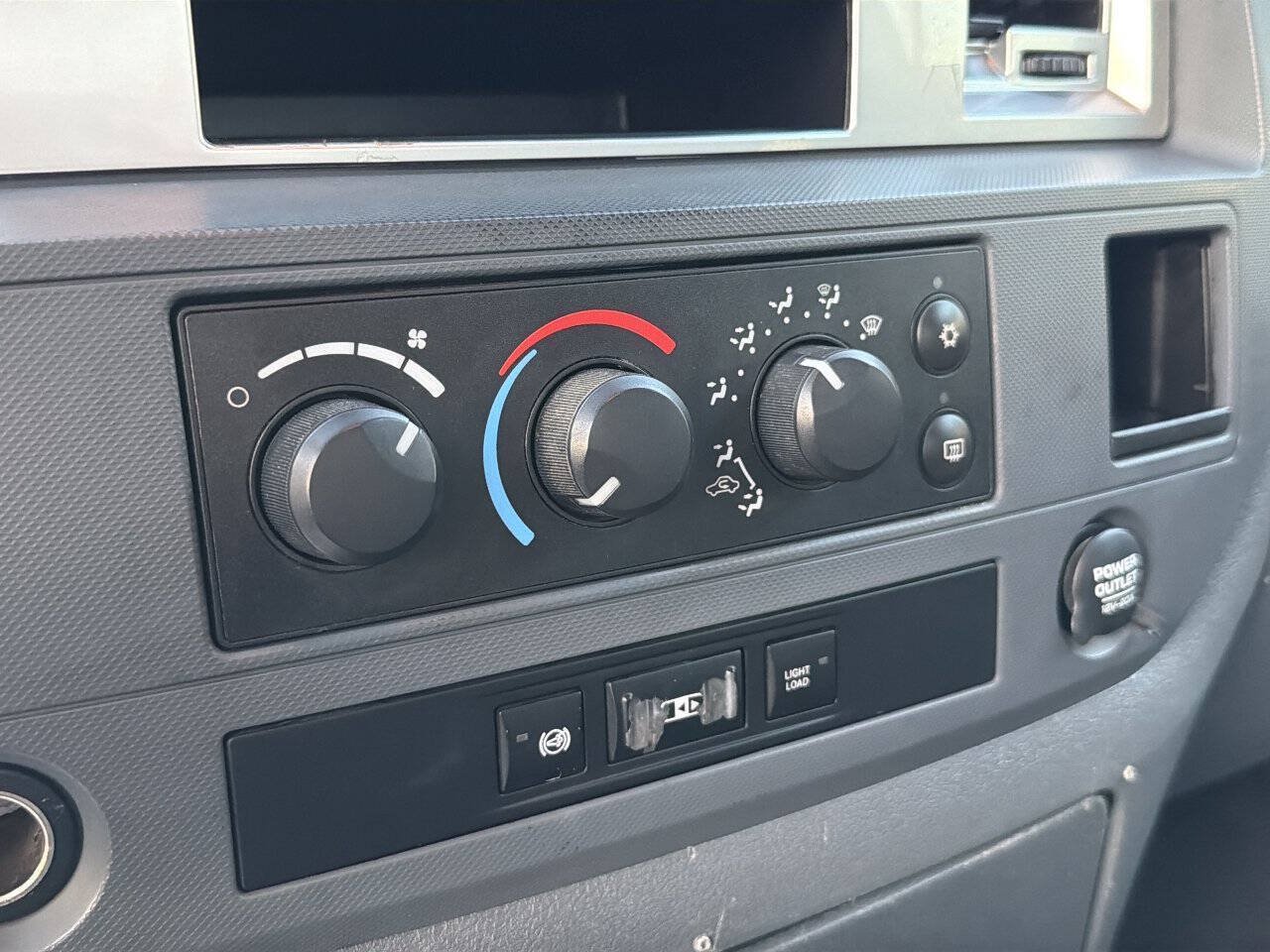 Used 2008 Dodge Ram 2500 Truck SLT w/ Popular Equipment Group AWD/4WD image 31