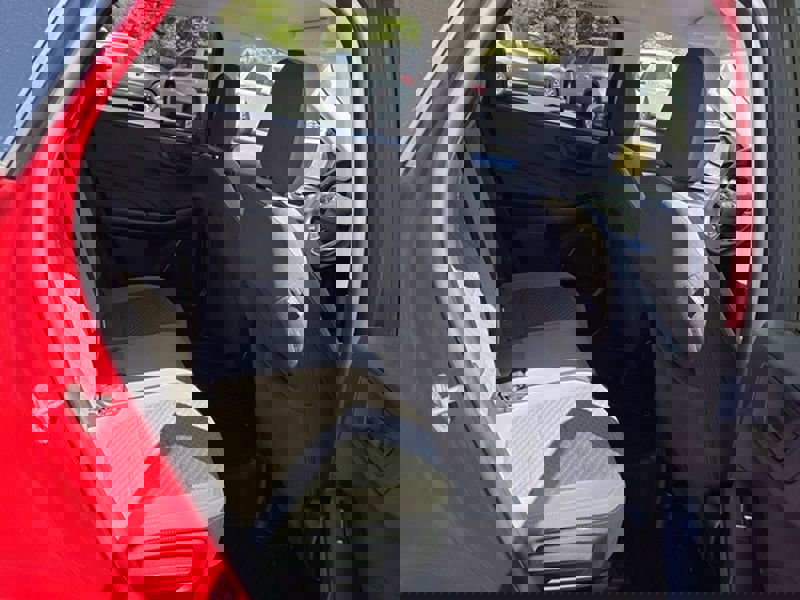 Used 2022 Ford Escape SE w/ SE Sport Appearance Package image 16