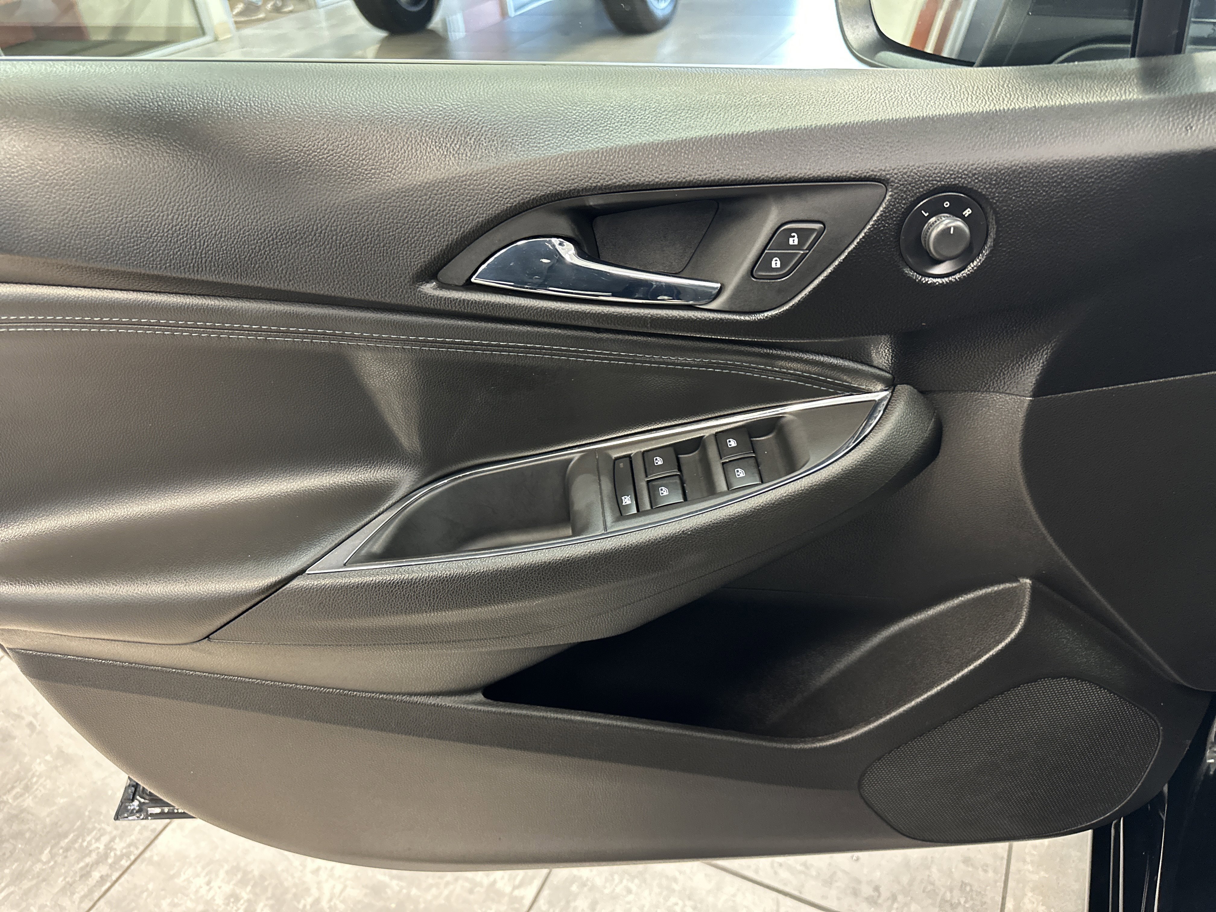 Used 2018 Chevrolet Cruze Premier image 20