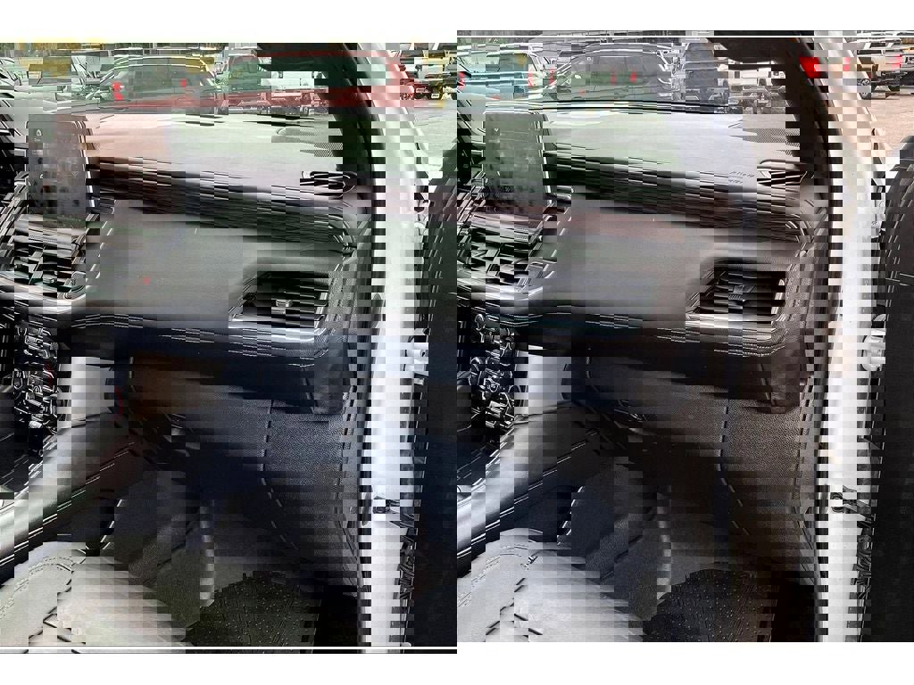 Used 2022 Chevrolet Suburban Z71 w/ Z71 Off-Road Package image 17