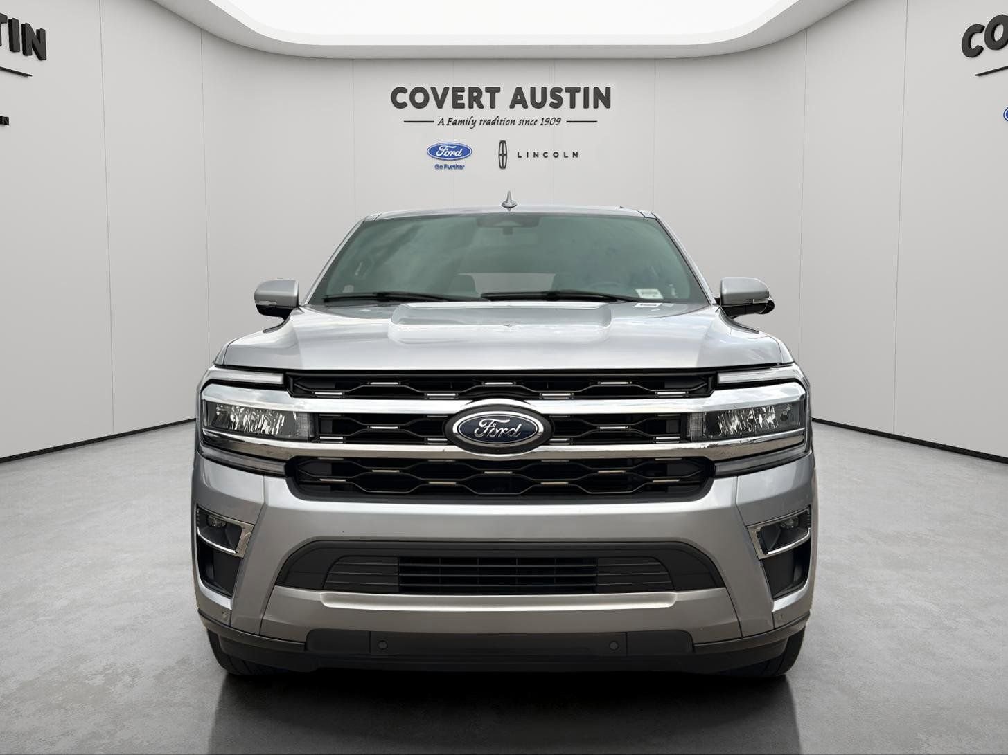 Certified 2024 Ford Expedition Limited image 8