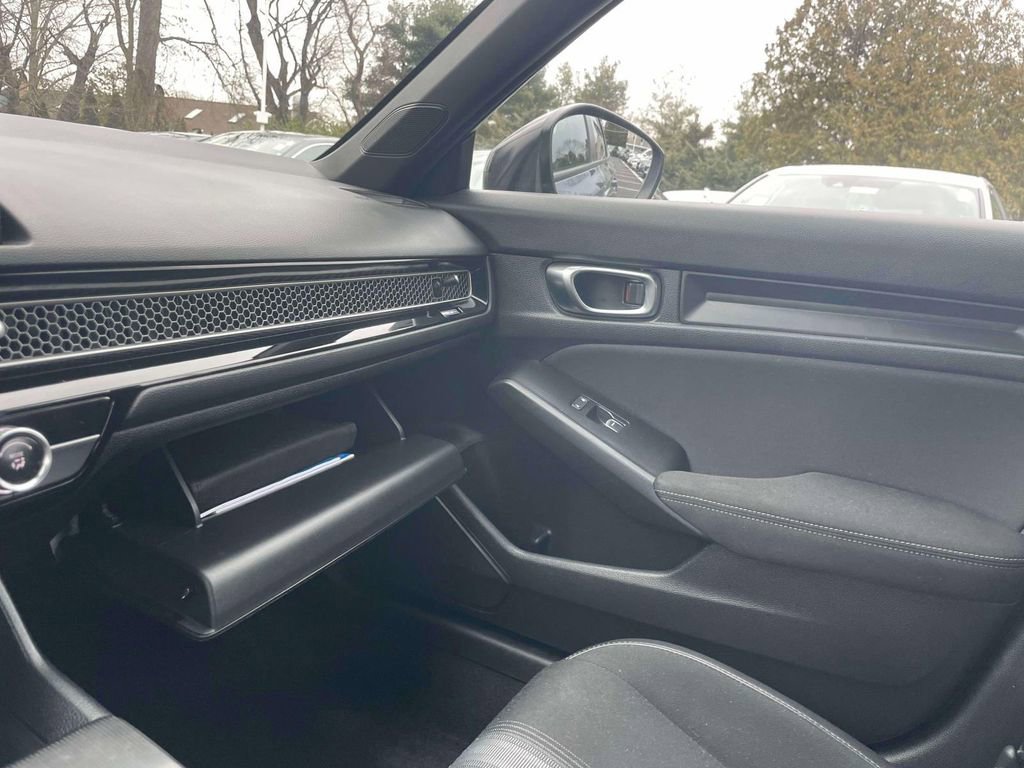 Used 2025 Honda Civic Sport image 31