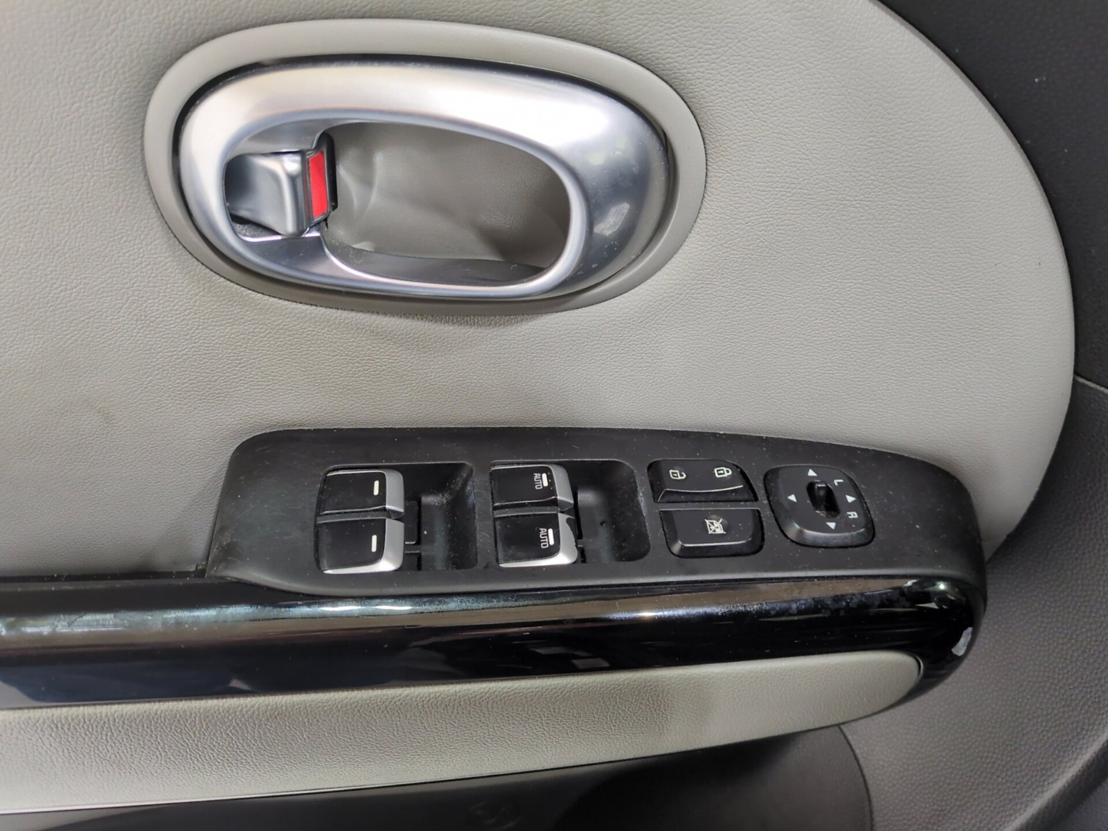 Used 2017 Kia Soul + w/ Audio Package FWD image 16