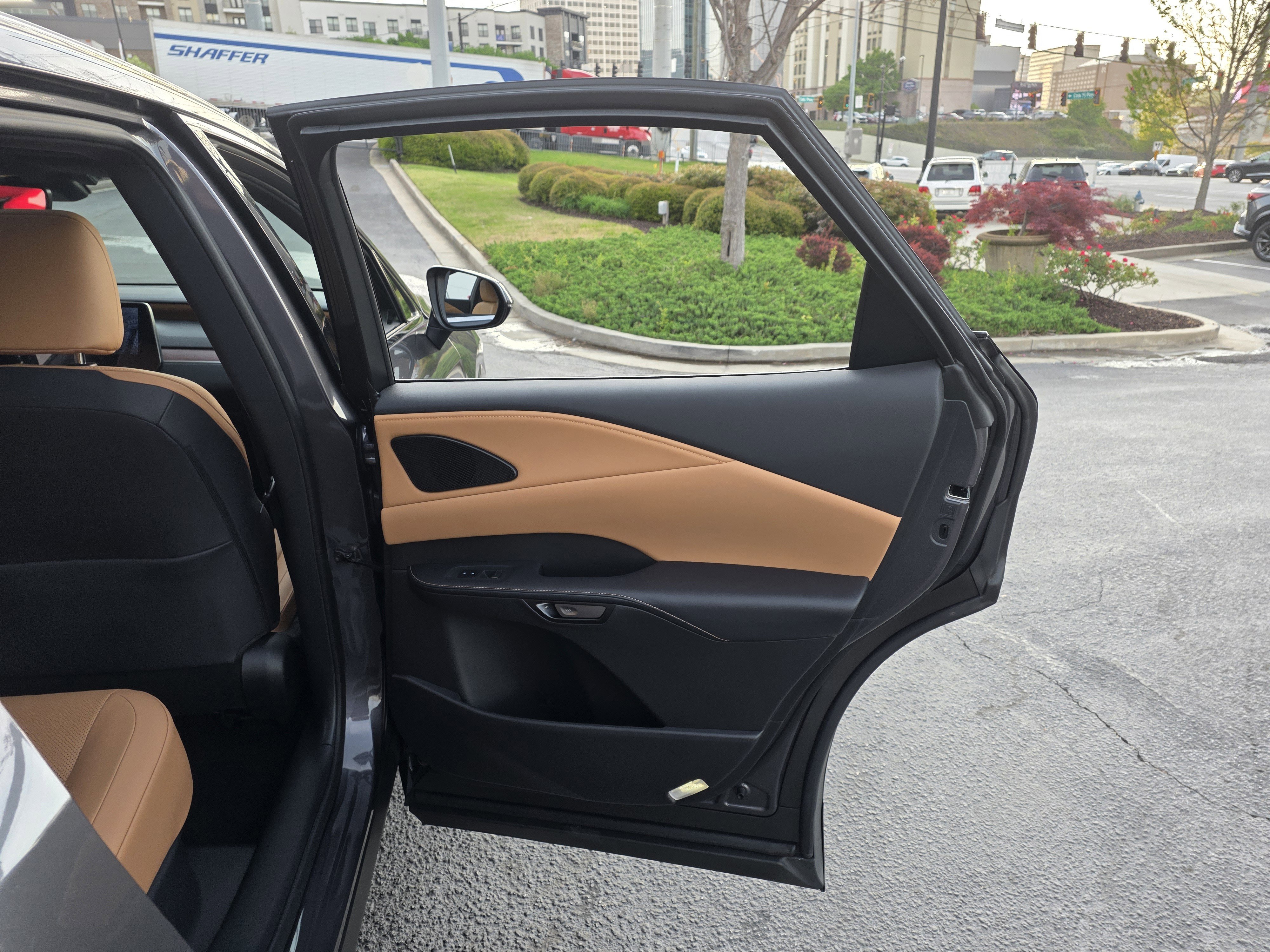 Used 2025 Lexus RX 350 Premium w/ Accessory Package (Z1) image 25