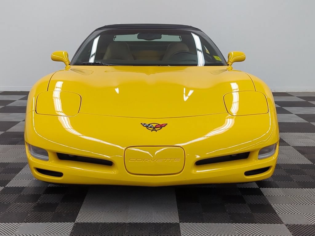 Used 2002 Chevrolet Corvette Convertible w/ Preferred Equipment Group2 RWD image 2