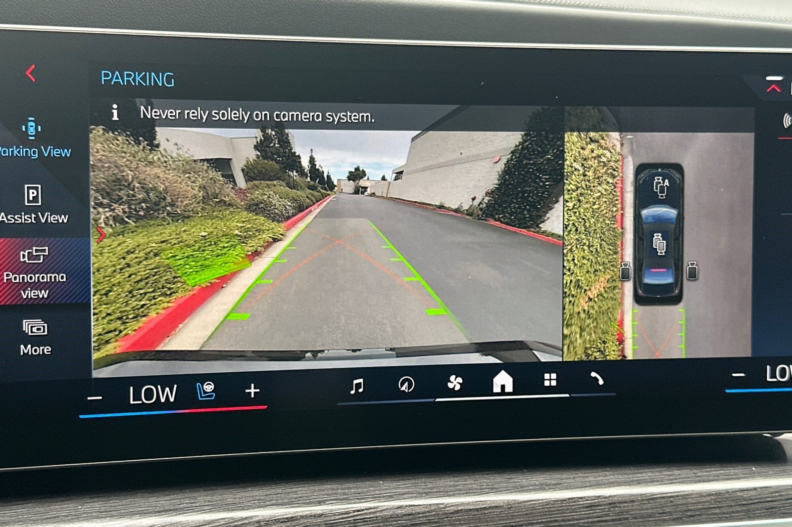 New 2026 BMW i7 M70 AWD/4WD image 16