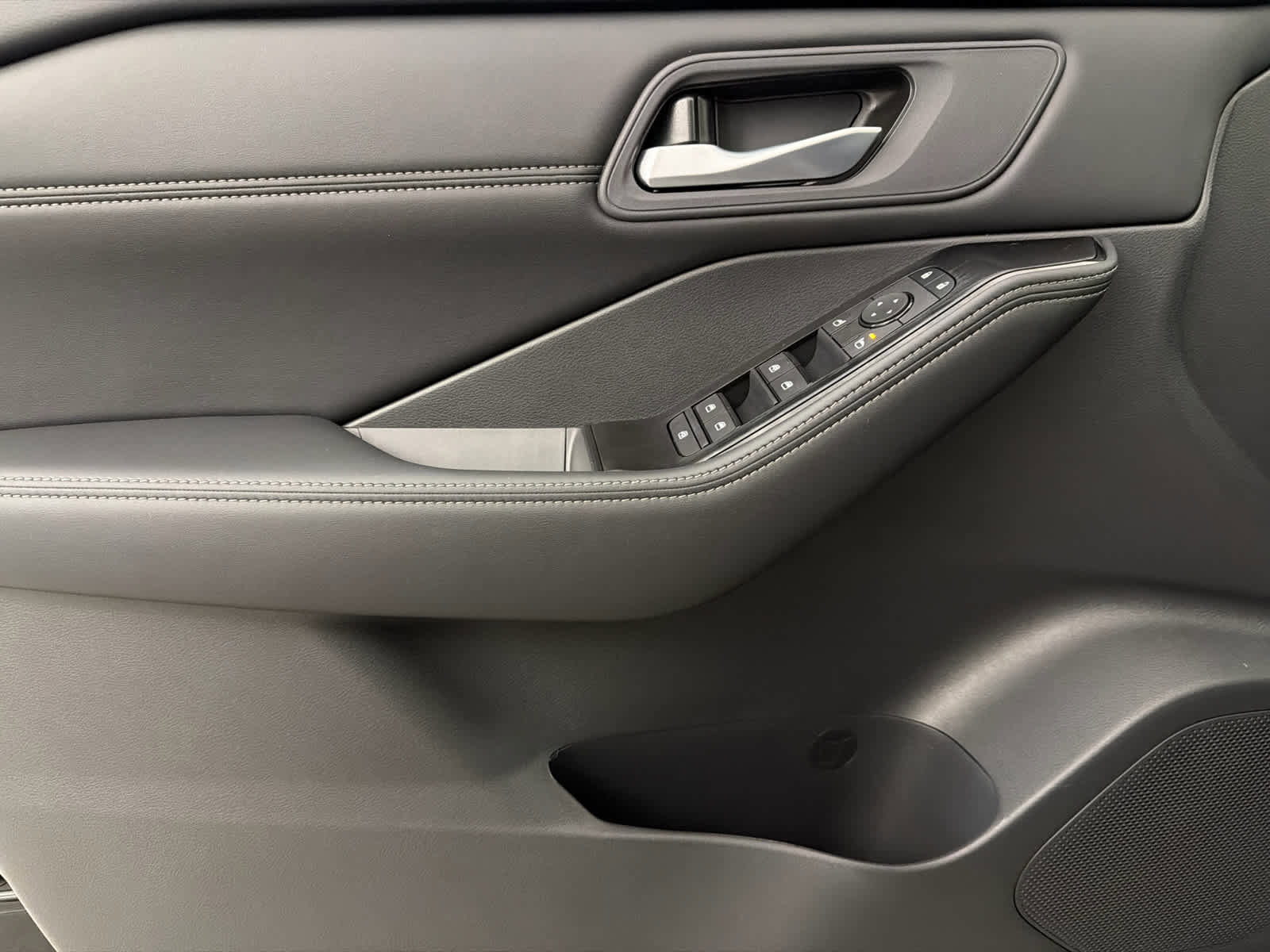 New 2026 Nissan Rogue SV image 21