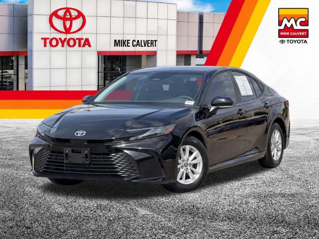 Used 2026 Toyota Camry LE FWD image 2