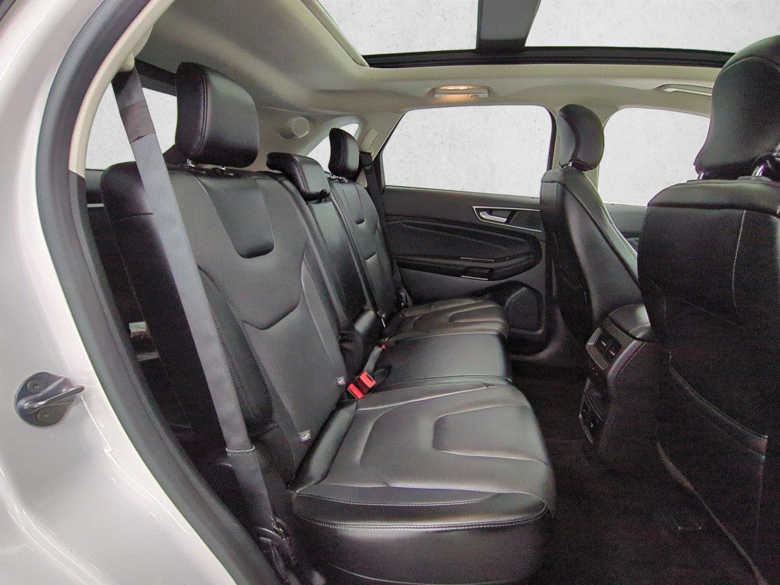 Used 2018 Ford Edge Titanium w/ Equipment Group 302A AWD/4WD image 24