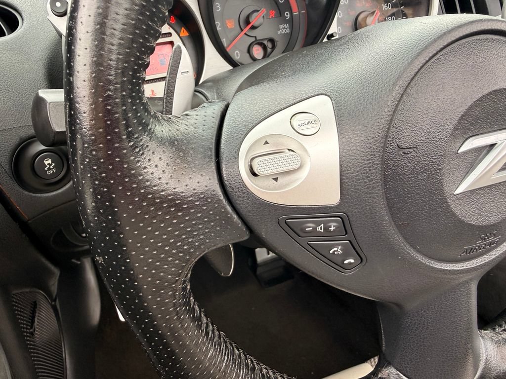 Used 2011 Nissan 370Z Touring RWD image 28
