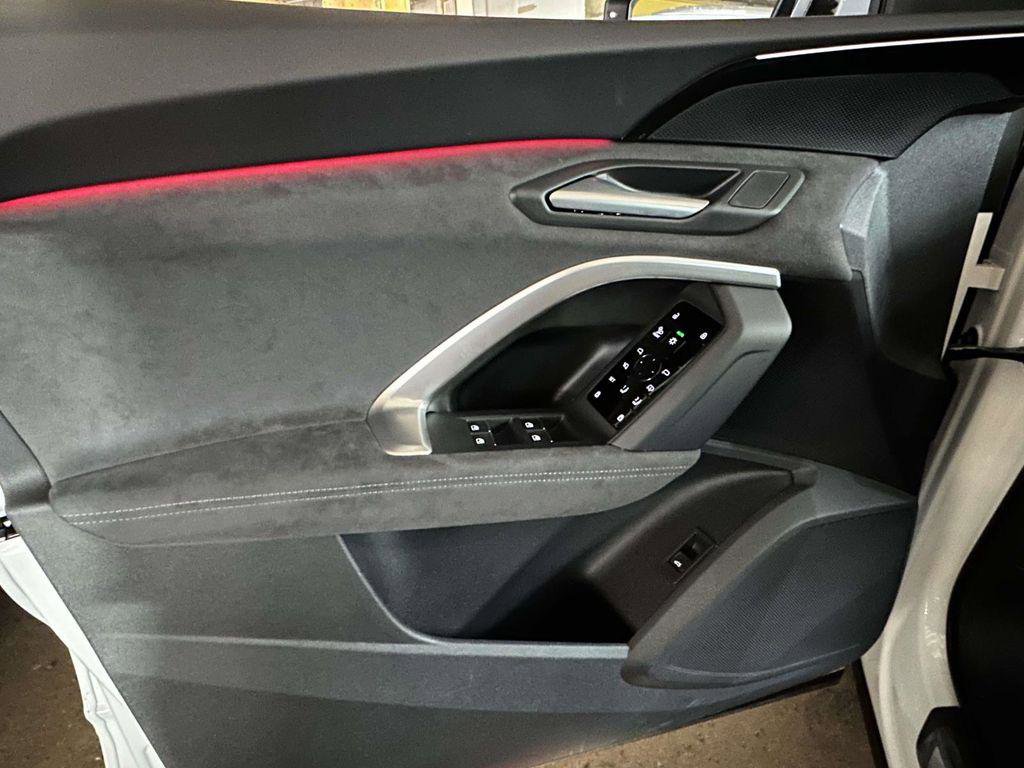 New 2025 Audi SQ5 Premium w/ Convenience Package image 15