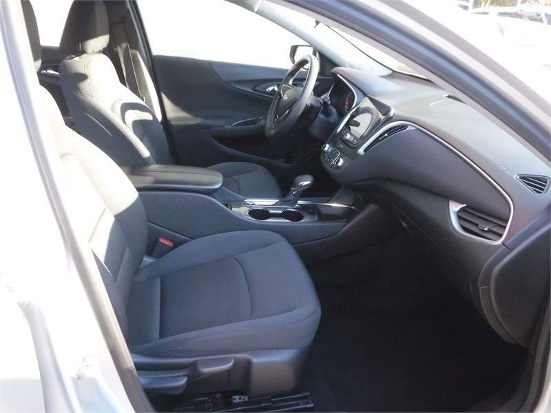 Used 2022 Chevrolet Malibu LT image 4