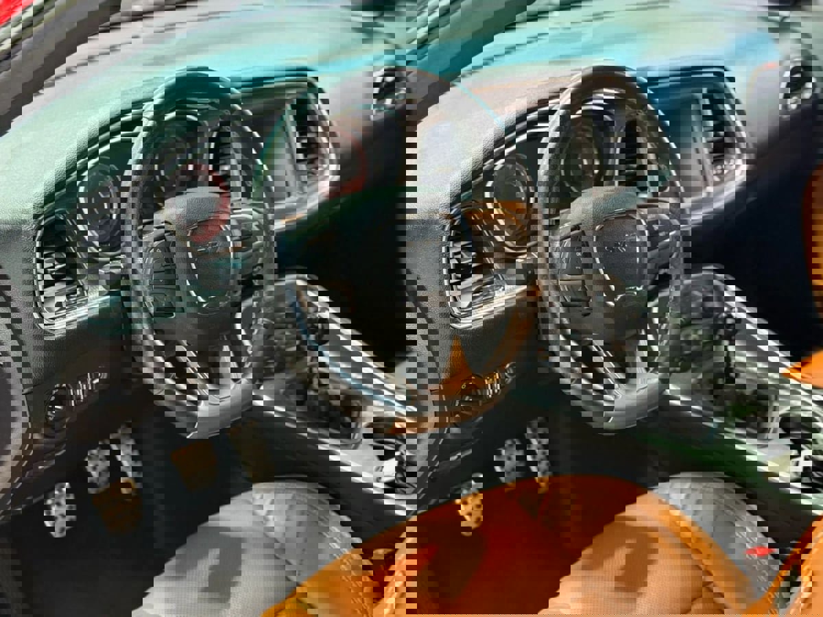 Used 2015 Dodge Challenger SRT Hellcat image 15