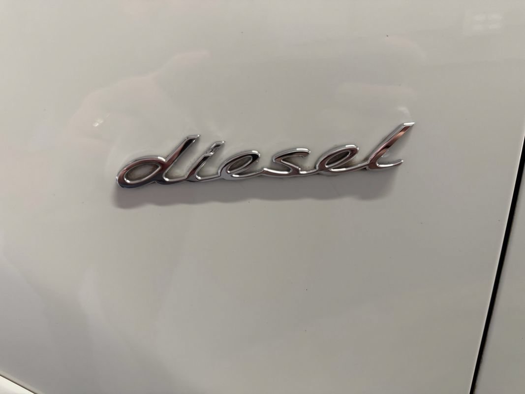 Used 2014 Porsche Cayenne Diesel AWD/4WD image 38