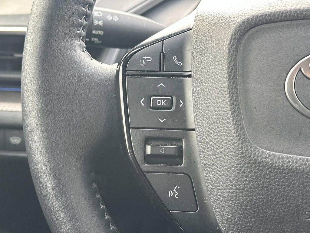 Used 2025 Toyota Prius XLE image 22