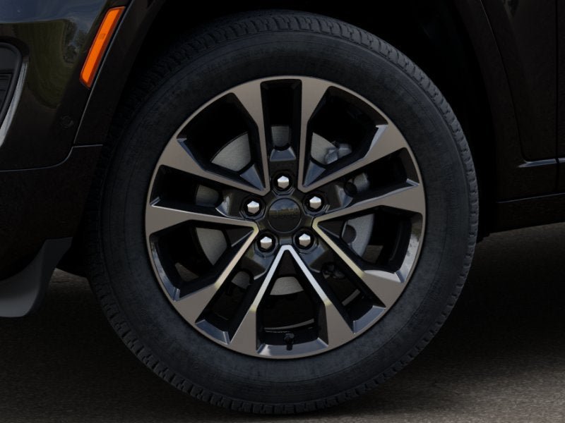 New 2025 Jeep Grand Cherokee Overland w/ Luxury Tech Group IV AWD/4WD image 16