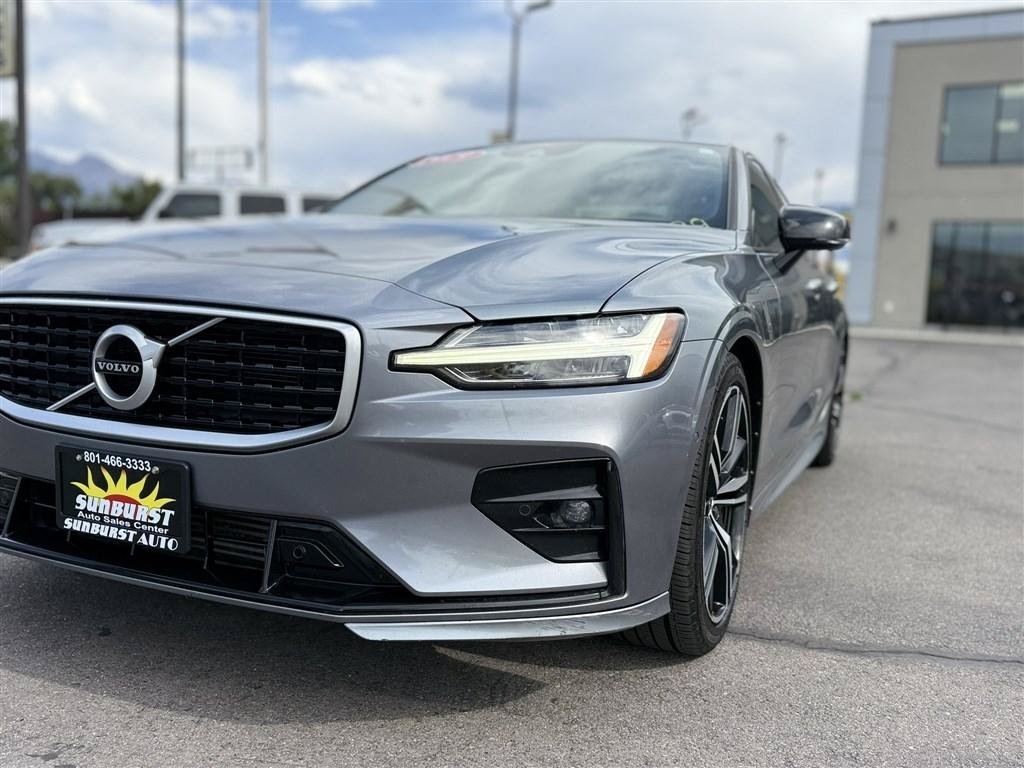 Used 2019 Volvo S60 T5 R-Design FWD image 11