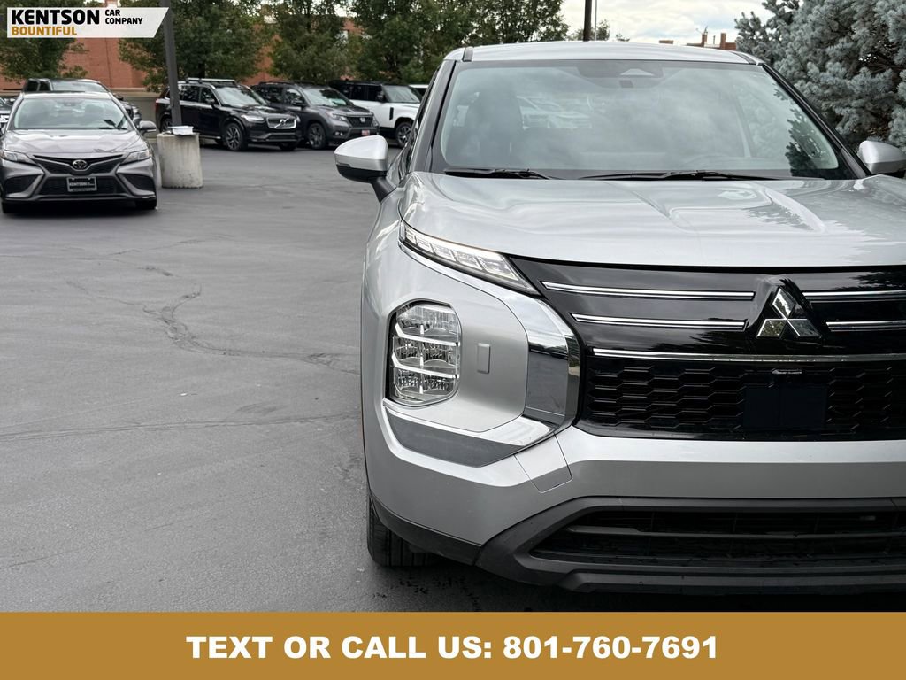 Used 2025 Mitsubishi Outlander ES image 13