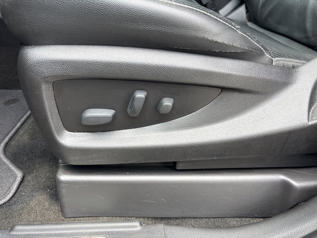 Used 2018 Chevrolet Suburban Premier AWD/4WD image 28