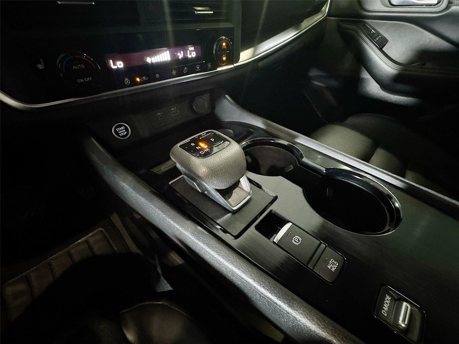 Used 2023 Nissan Rogue SV w/ SV Premium B Package image 14