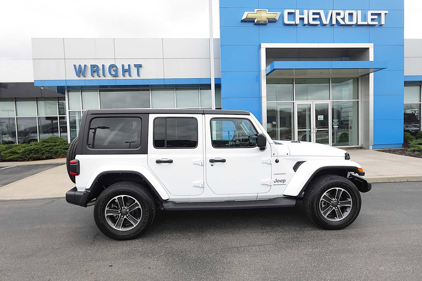Used 2023 Jeep Wrangler Sahara w/ LED Lighting Group AWD/4WD image 2