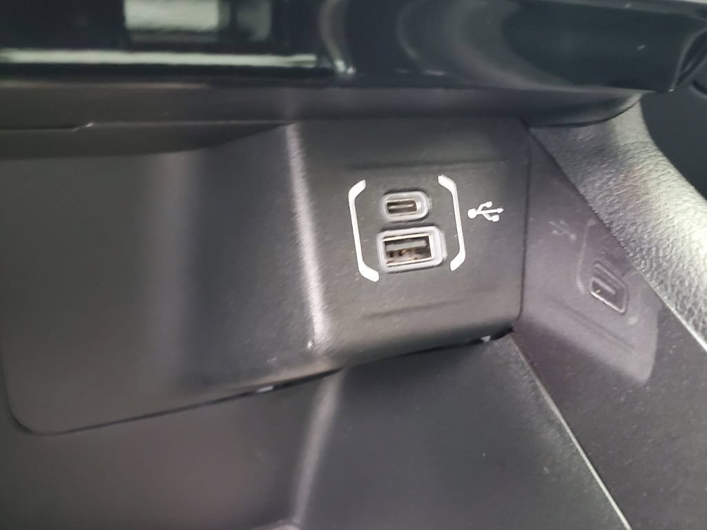 Used 2023 Jeep Compass Latitude AWD/4WD image 30