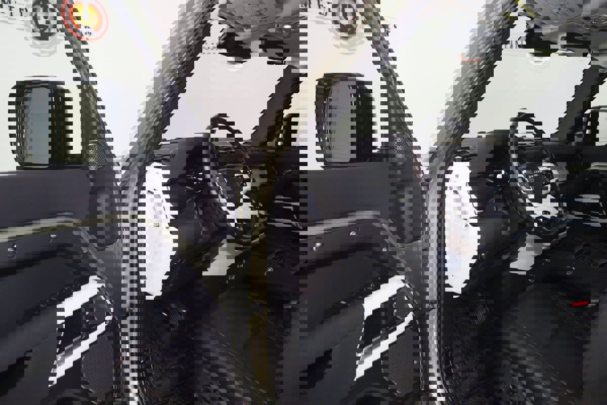 Used 2023 Land Rover Defender 110 S image 63