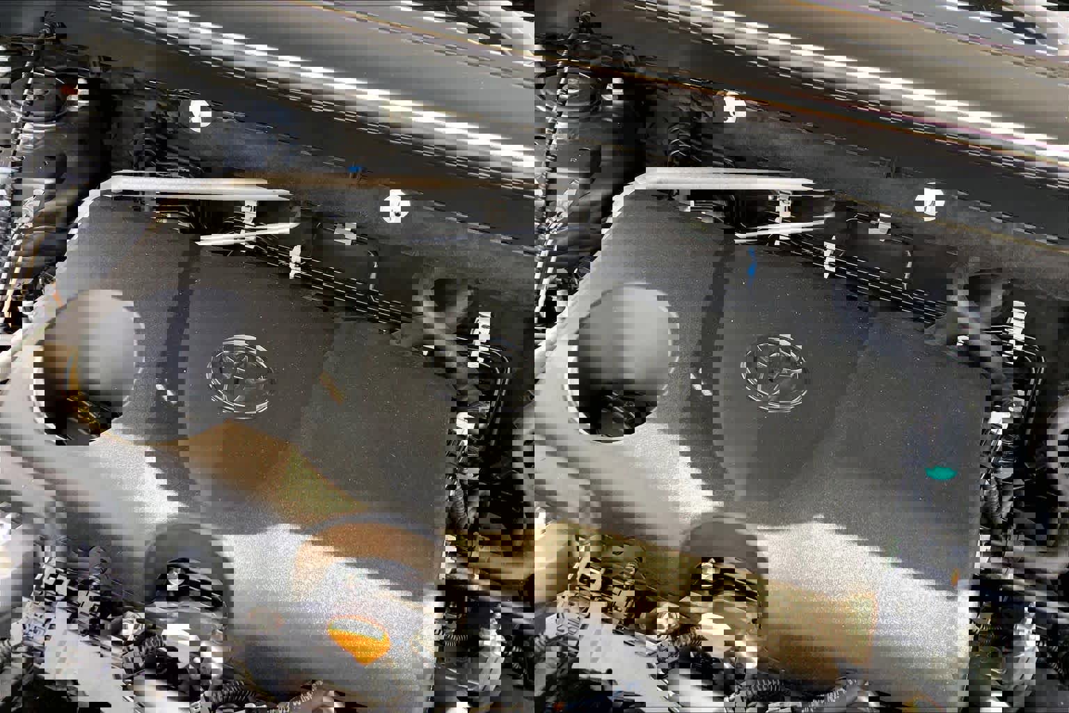 Used 2019 Toyota RAV4 LE image 29