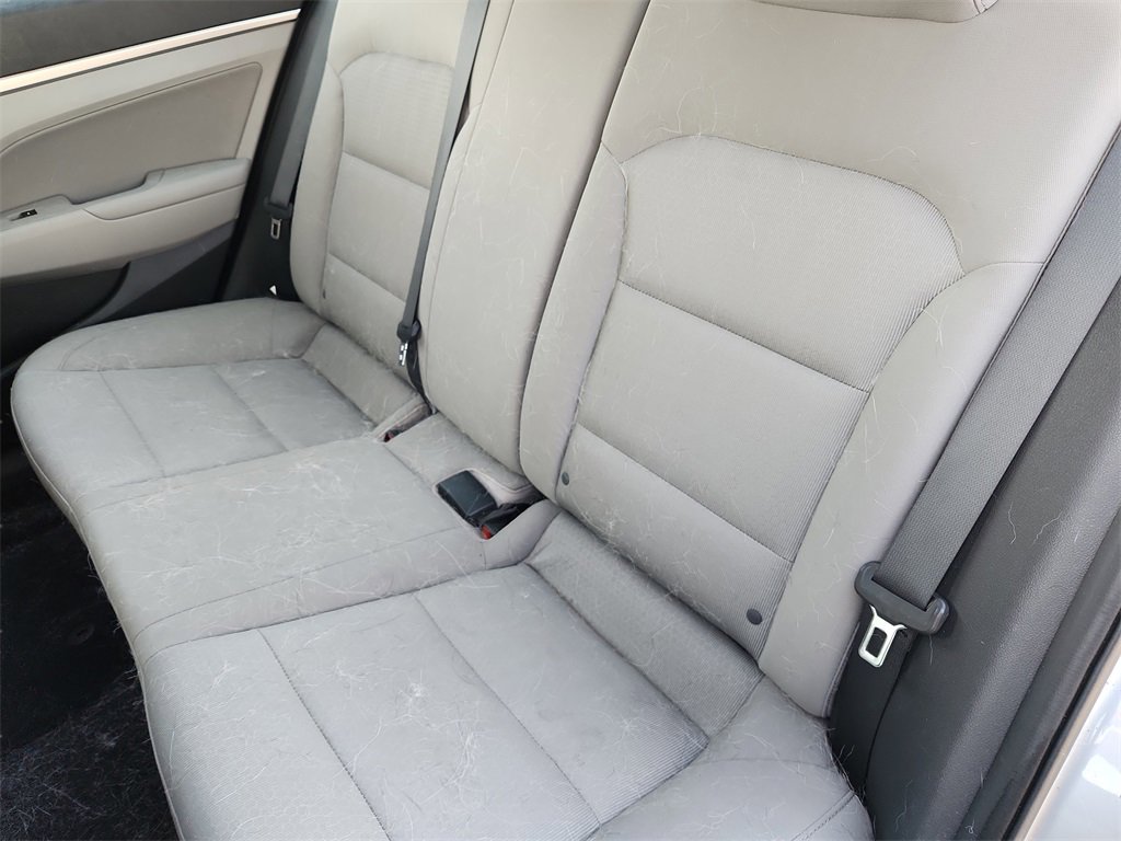 Used 2017 Hyundai Elantra SE image 9