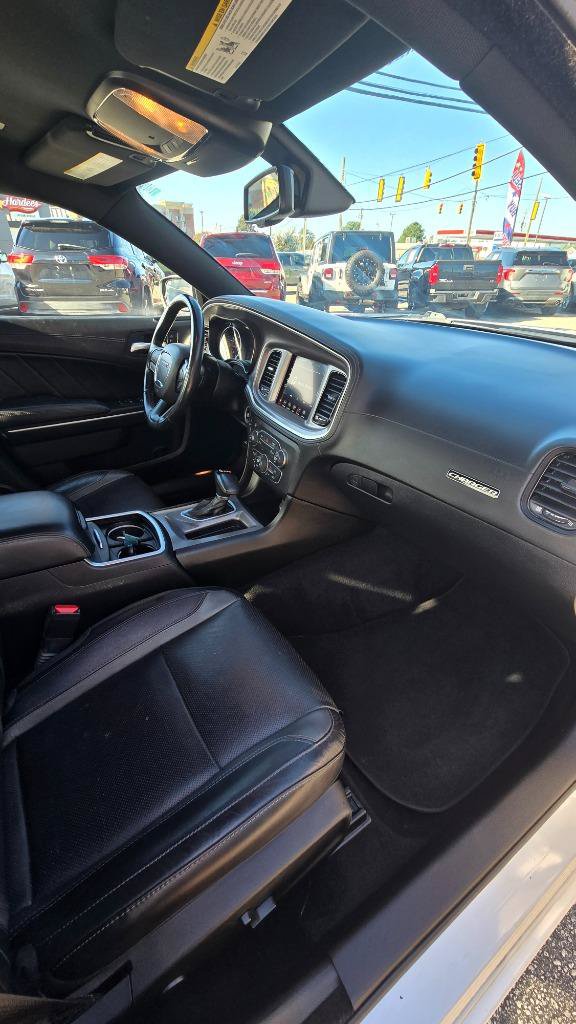 Used 2022 Dodge Charger SXT w/ Plus Group RWD image 15