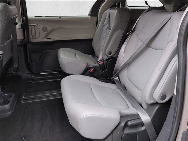 Used 2022 Toyota Sienna XLE w/ XLE Plus Package image 19