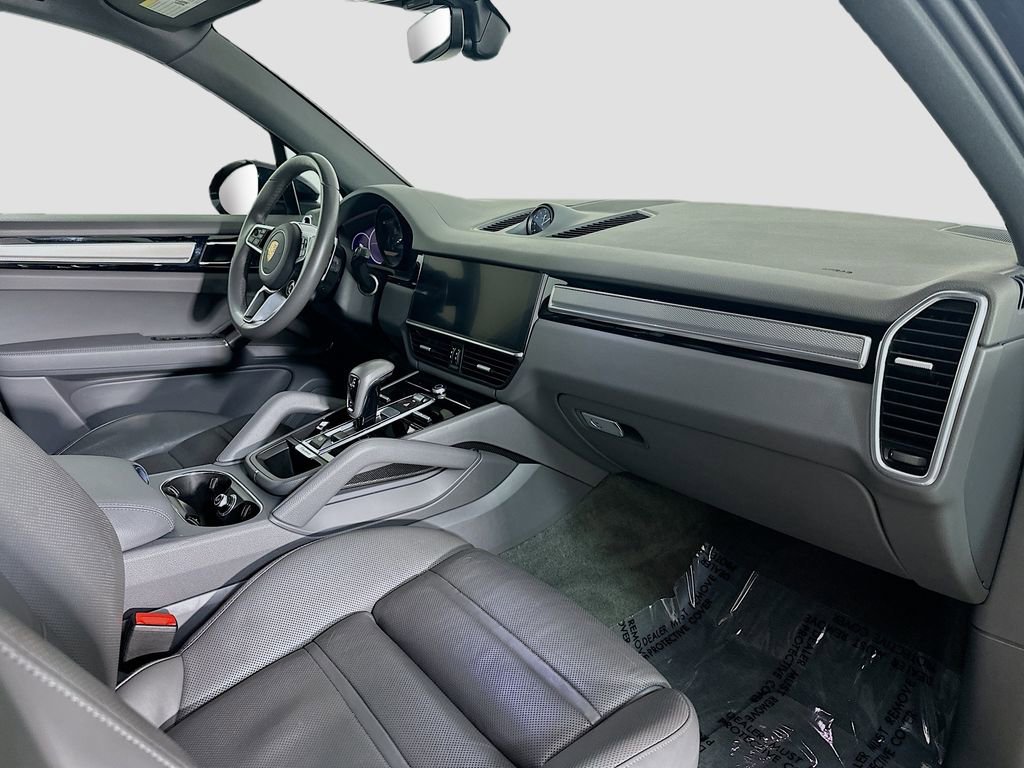 Certified 2023 Porsche Cayenne S Platinum image 32