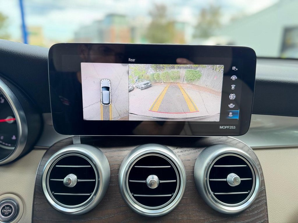 Used 2021 Mercedes-Benz GLC 300 4MATIC image 15