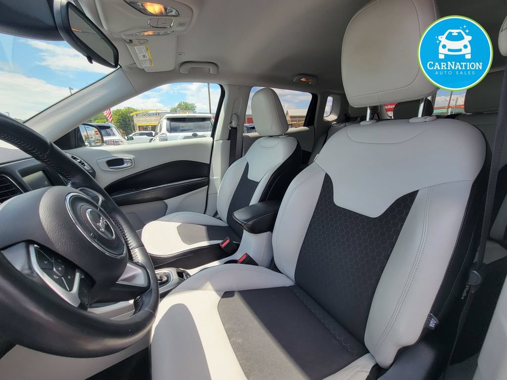 Used 2019 Jeep Compass Latitude w/ Cold Weather Group AWD/4WD image 7