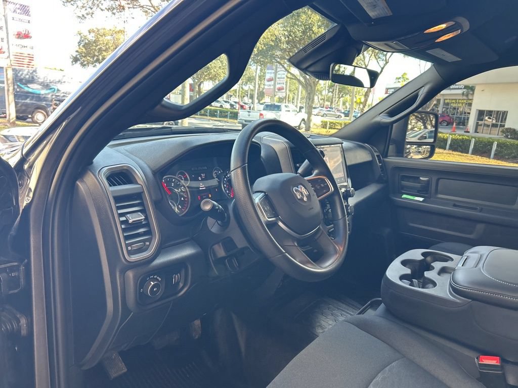 Used 2025 RAM 3500 Tradesman w/ Chrome Appearance Group AWD/4WD image 7