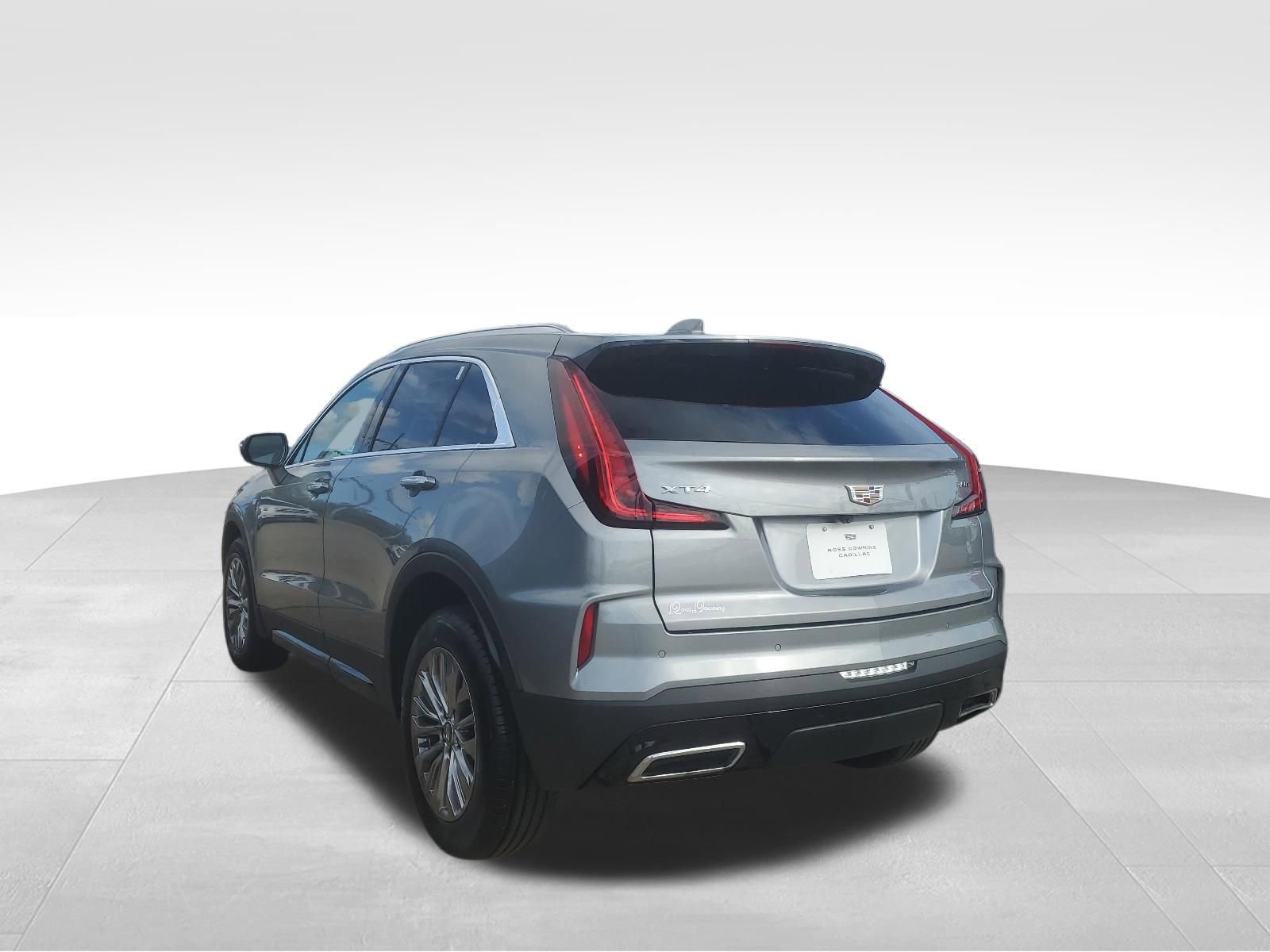 Used 2024 Cadillac XT4 Premium Luxury image 6