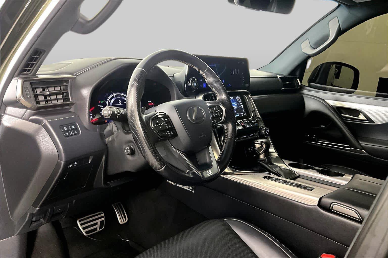 Used 2023 Lexus LX 600 F Sport w/ Accessory Package (Z1) AWD/4WD image 16