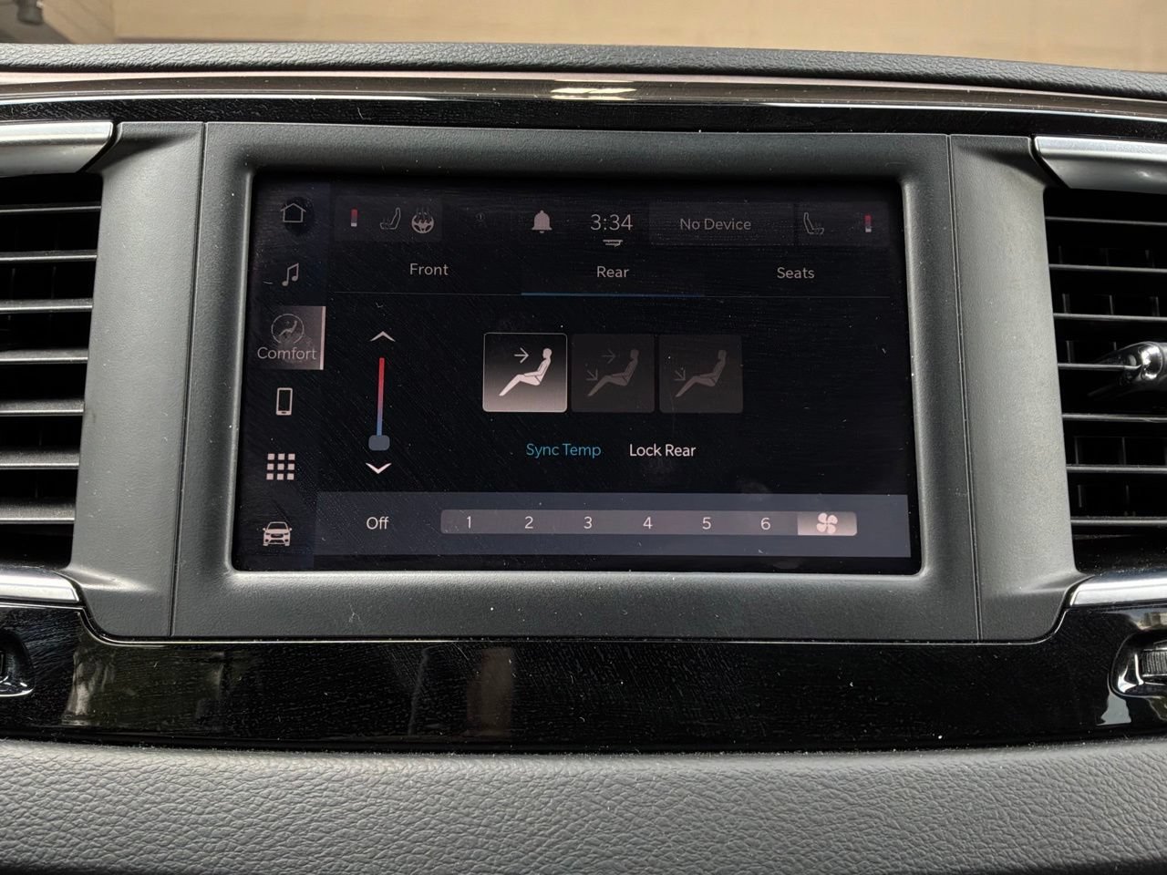 Used 2023 Chrysler Voyager LX FWD image 34