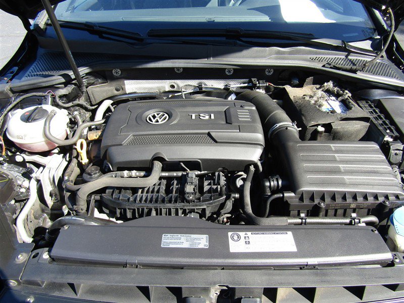 Used 2017 Volkswagen GTI SE image 71