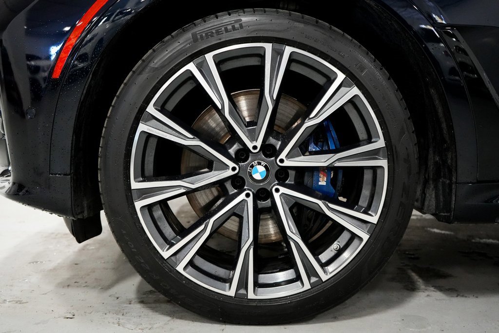 Used 2022 BMW X7 M50i w/ Dynamic Handling Package image 31