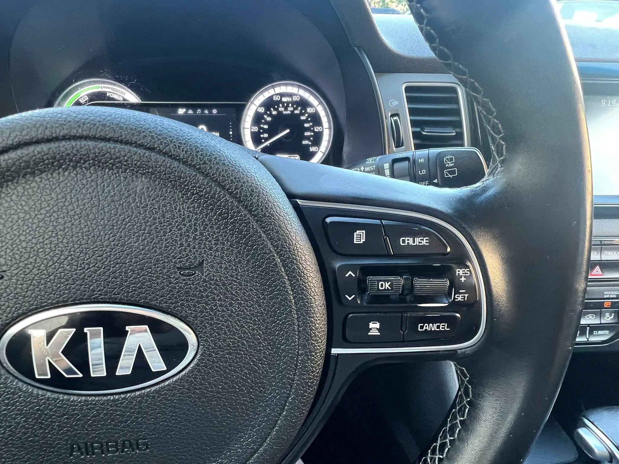 Used 2017 Kia Niro EX FWD image 21