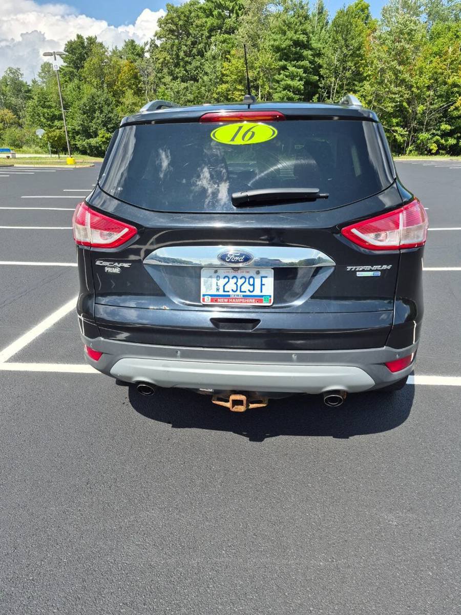 Used 2016 Ford Escape Titanium AWD/4WD image 4
