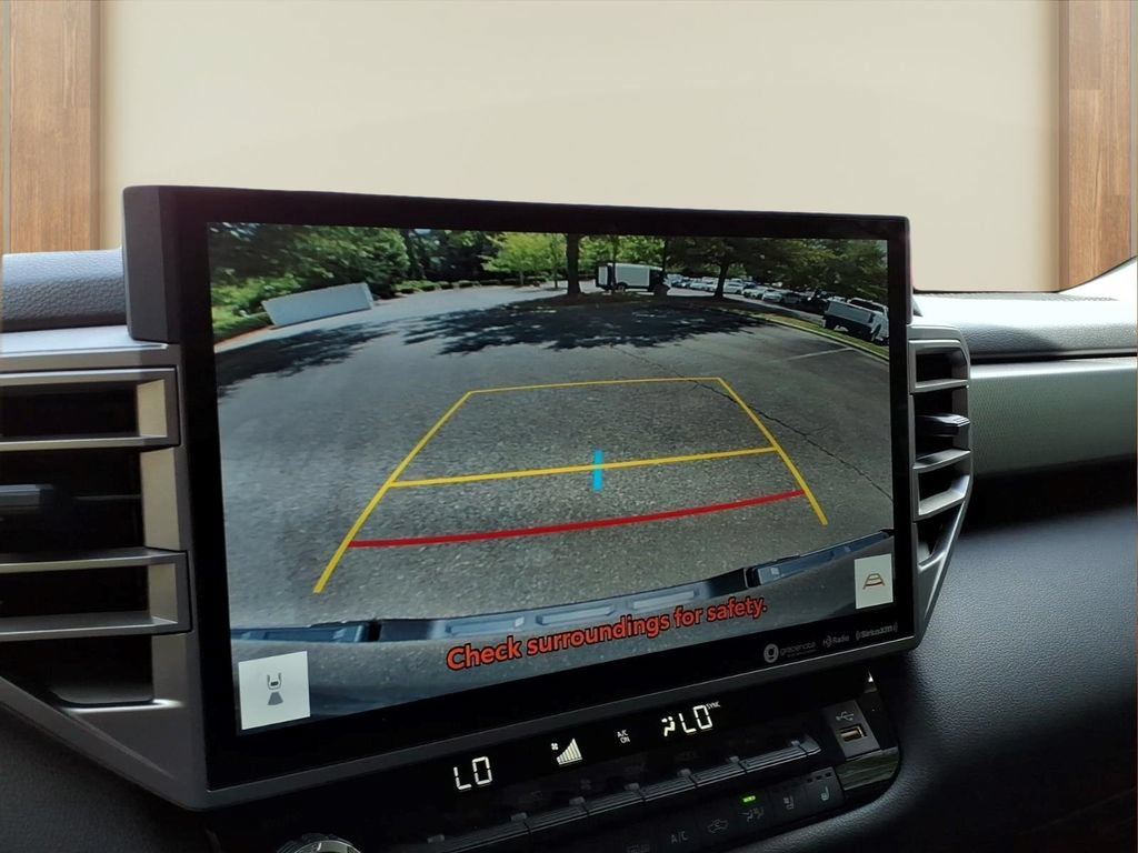 Used 2023 Toyota Tundra Limited AWD/4WD image 5