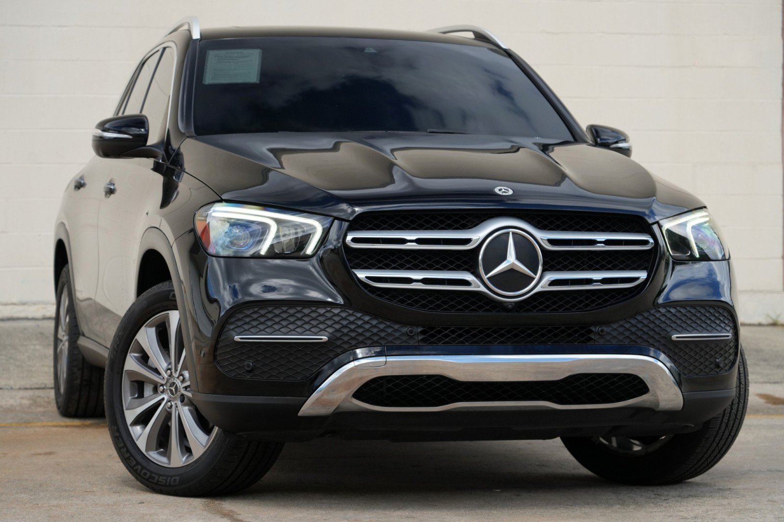 Used 2021 Mercedes-Benz GLE 350 w/ Premium Package image 2