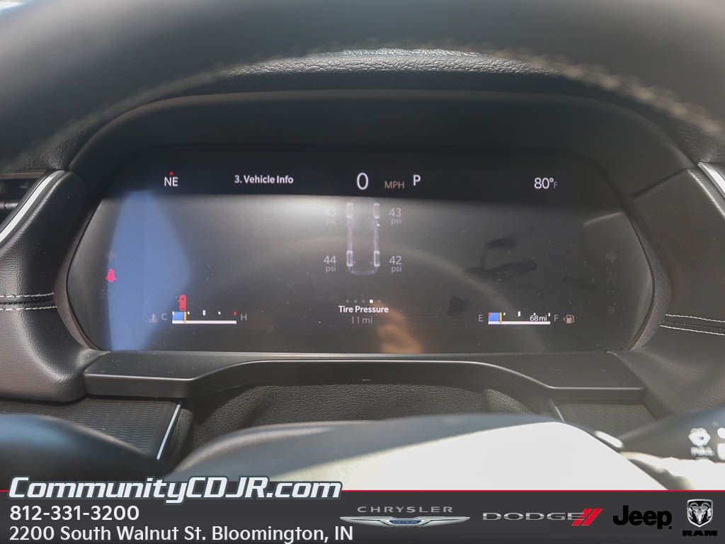 New 2025 Jeep Grand Cherokee Laredo X w/ Luxury Tech Group I image 12