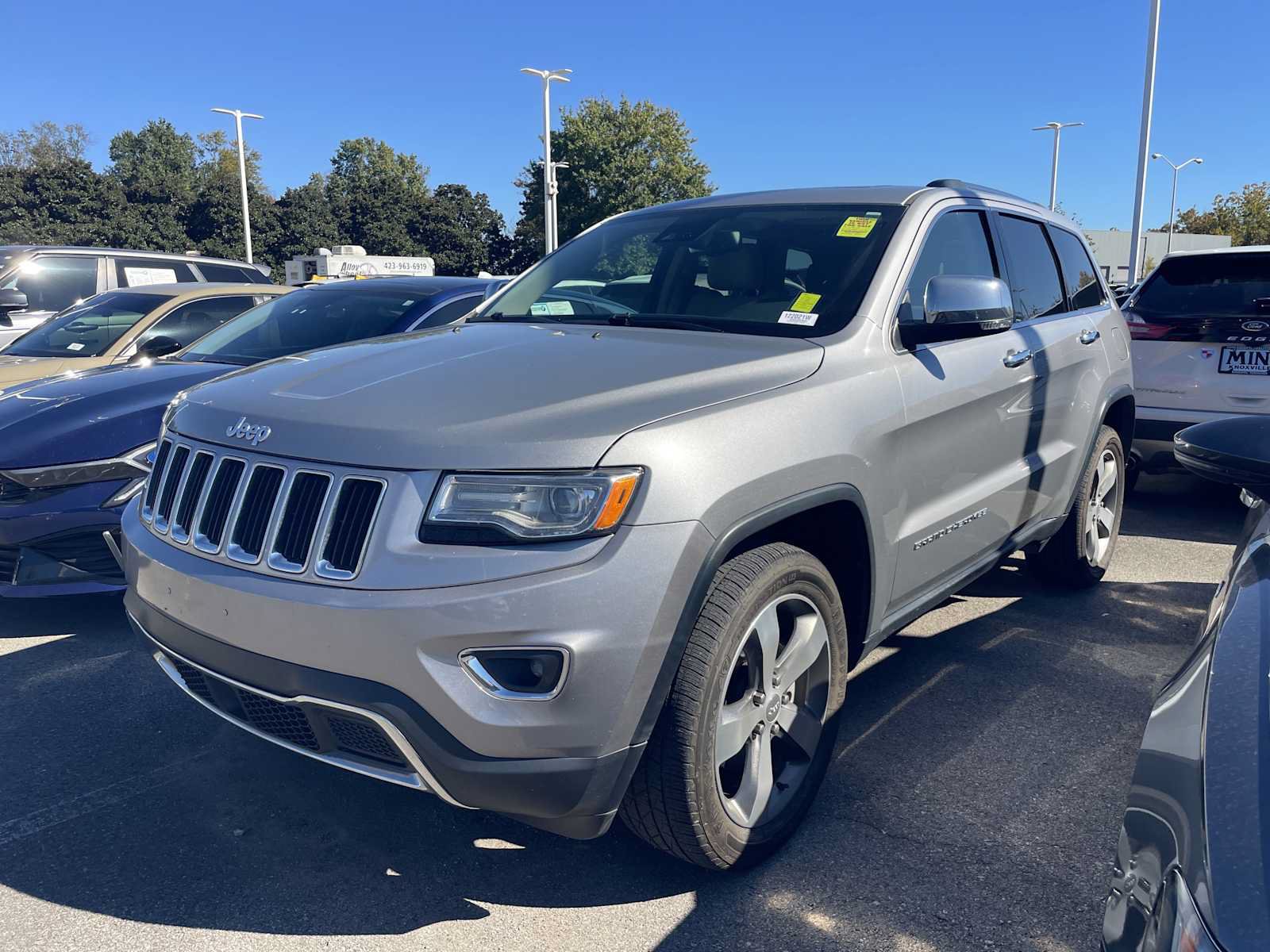 Used 2016 Jeep Grand Cherokee Limited w/ Luxury Group II AWD/4WD image 3