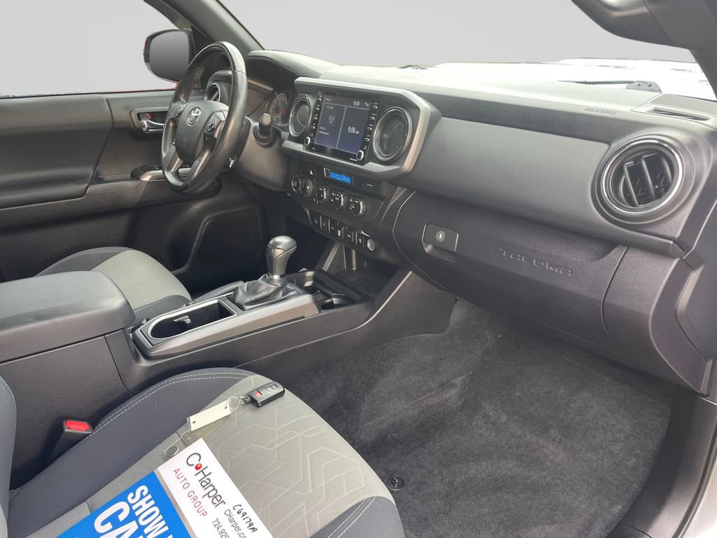 Used 2021 Toyota Tacoma TRD Sport w/ Technology Package AWD/4WD image 10