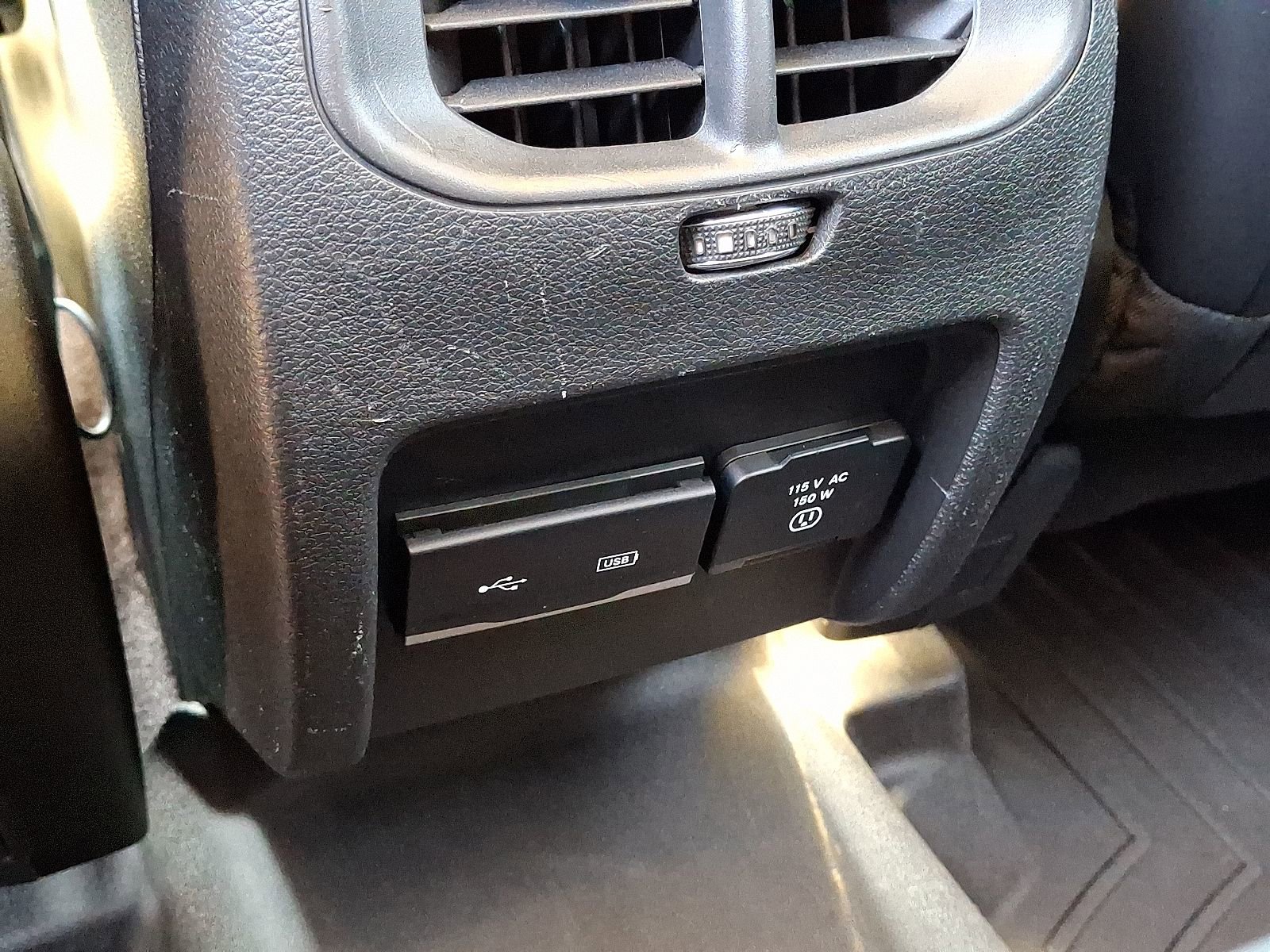 Used 2019 Jeep Cherokee Limited AWD/4WD image 12