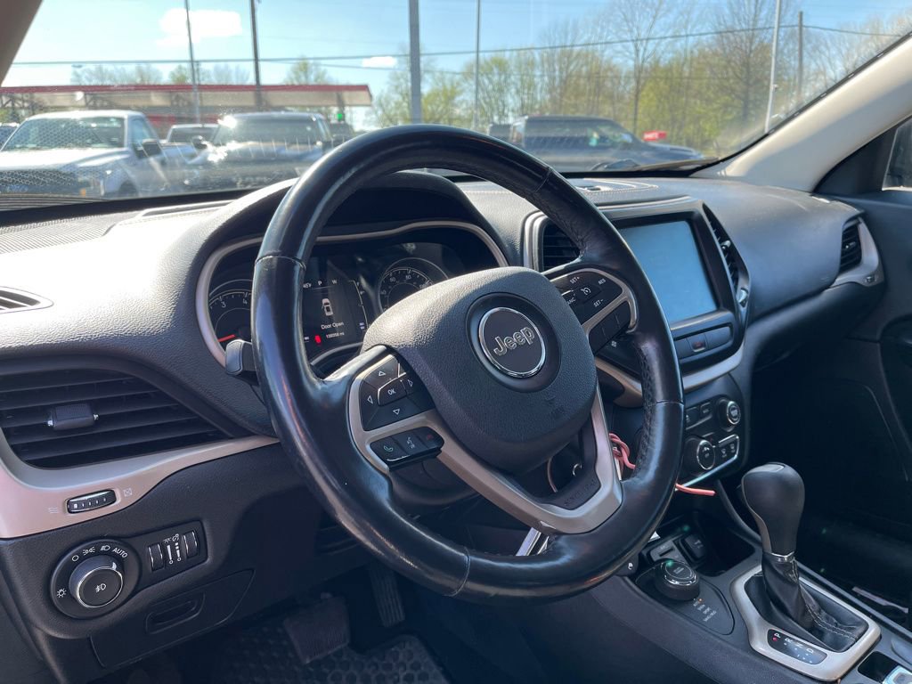 Used 2015 Jeep Cherokee Latitude w/ Cold Weather Group image 13